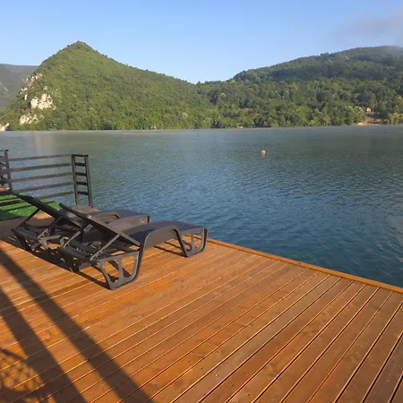 Villa Mlecika And Zvoncic- Jezero Perucac