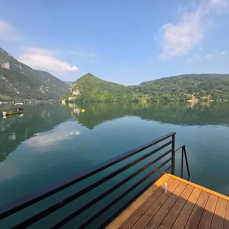 Mlecika And Zvoncic- Jezero Villa