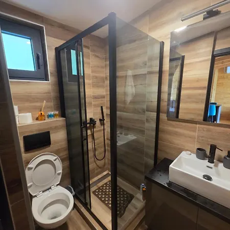 Mlecika And Zvoncic- Jezero Villa *