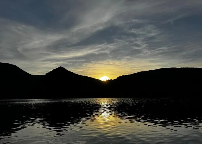 Mlecika And Zvoncic- Jezero Villa