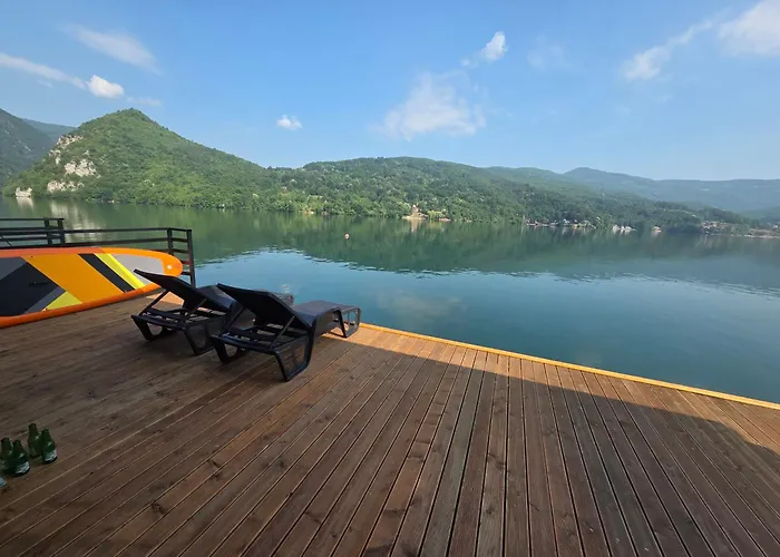 Mlecika And Zvoncic- Jezero Villa *